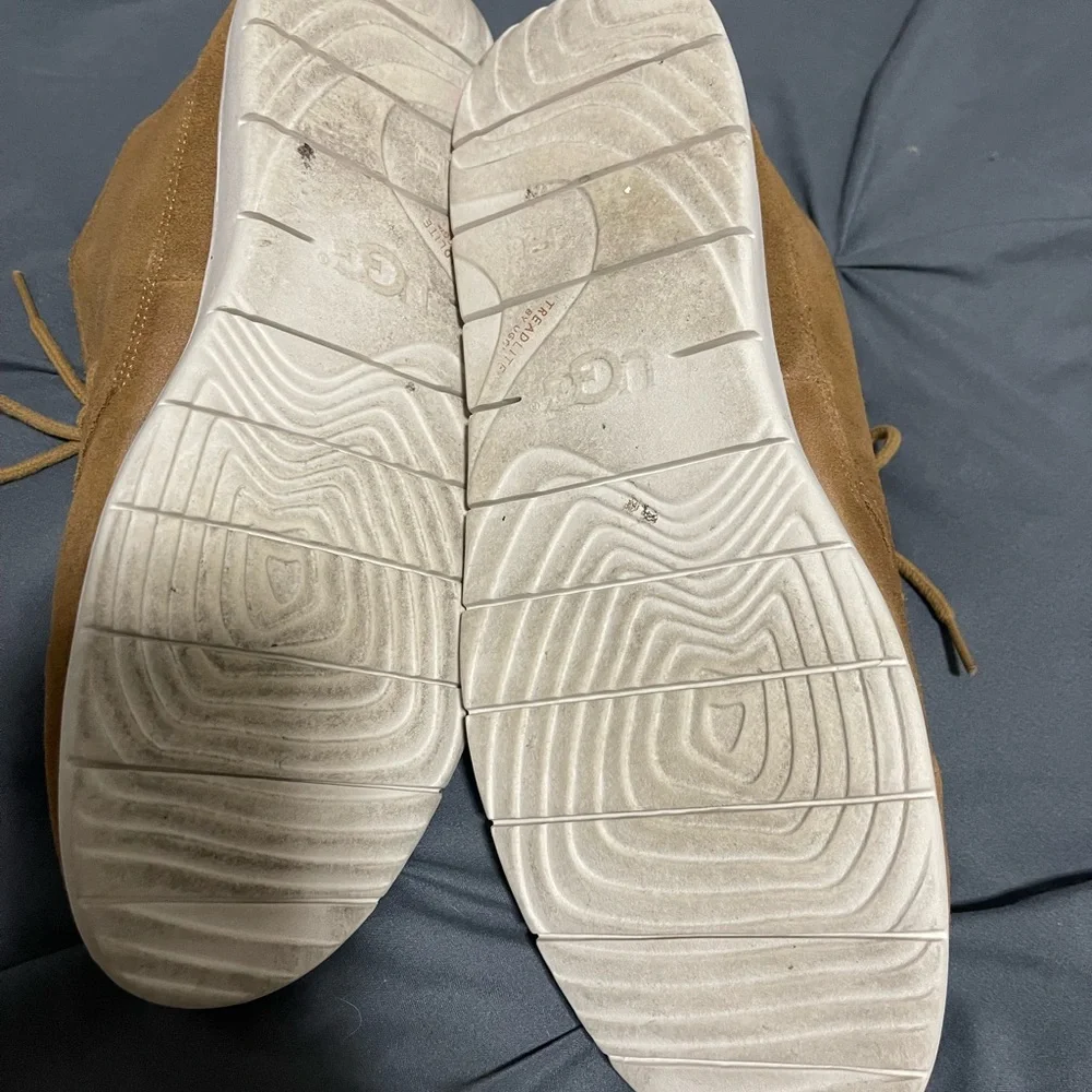 UGG Dustin chukka treadliteTan Suede Chukka Boots